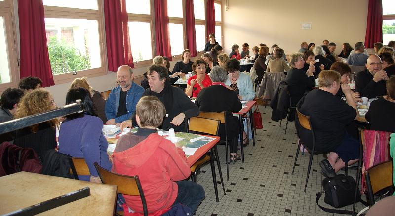 Repas benevoles CEF2007_01.jpg - Repas des bénévoles à la cantine scolaire